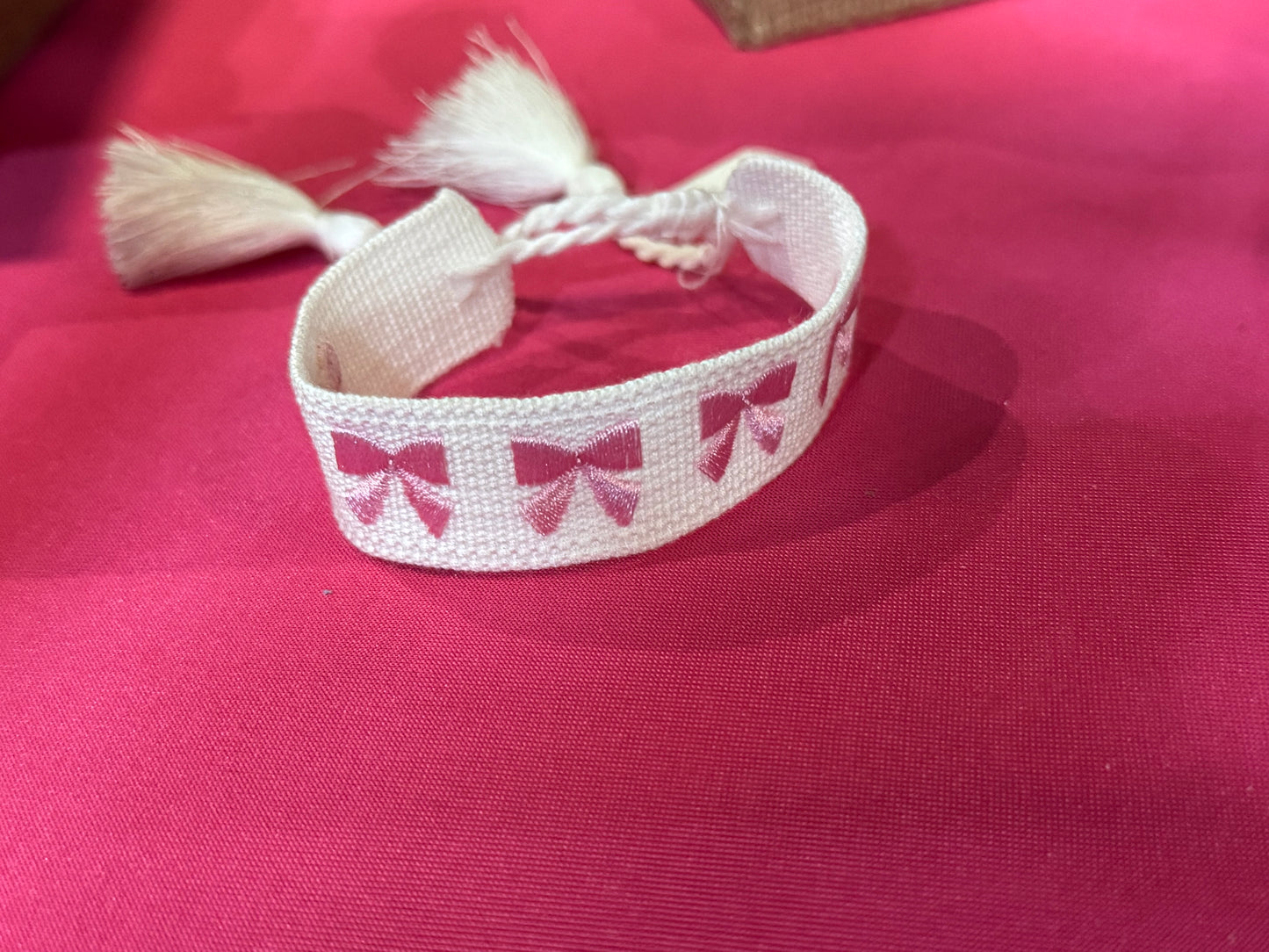 Bow bracelet